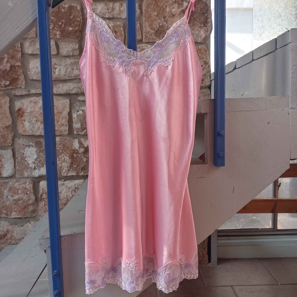 Elegant Pink Lace Trim Nightgown